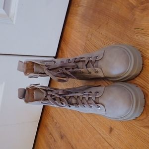 Womans tan lug heel boots size 8